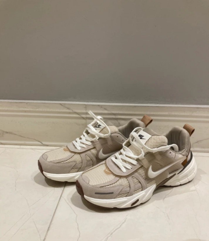 کفش کتانی مردانه زنانه نایک وی تو کی وکیوم موکا | NIKE V2K Cushlon