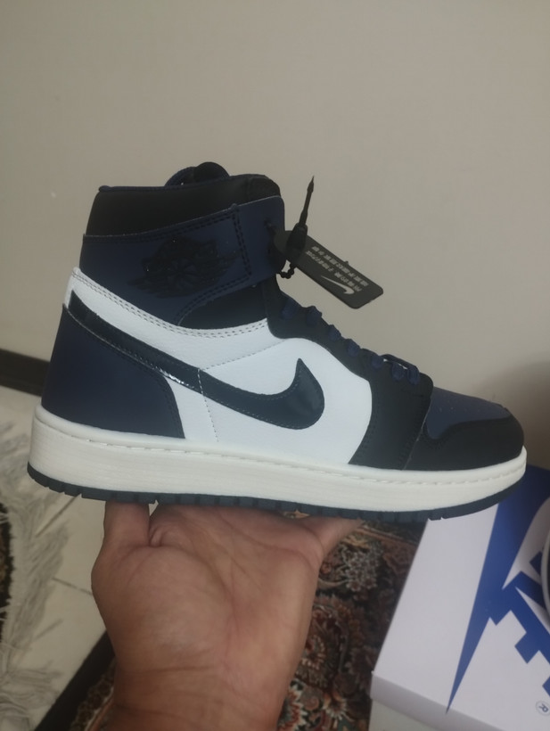 کفش کتانی مردانه زنانه نایک ایر جردن 1 ساقدار سفید سورمه ایی Nike Air Jordan 1 palomino